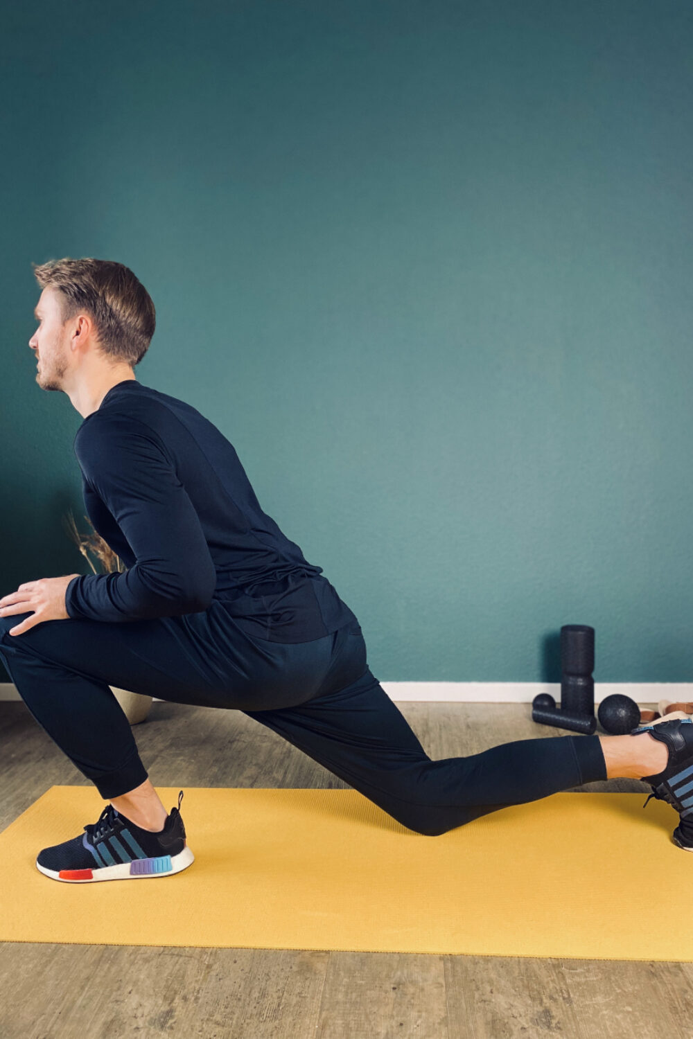 hollow-back-exercises-dont2 do not do this when stretching your hip flexors