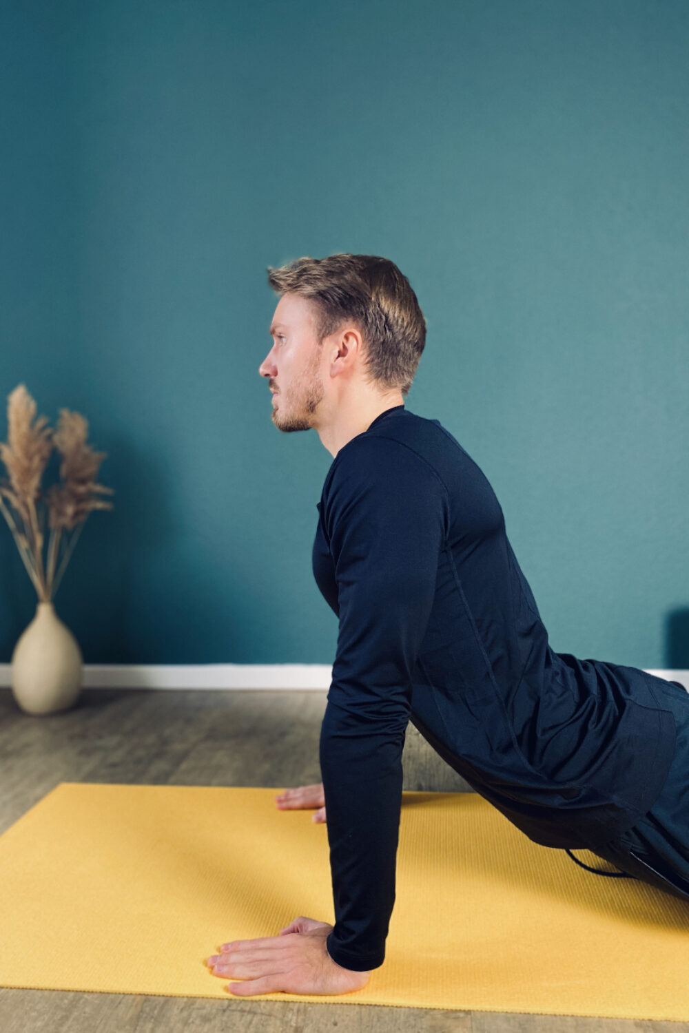 lower-back-pain-stretch-relief-exercise2-step2 lower back pain relief stretches exercise 1 step 2