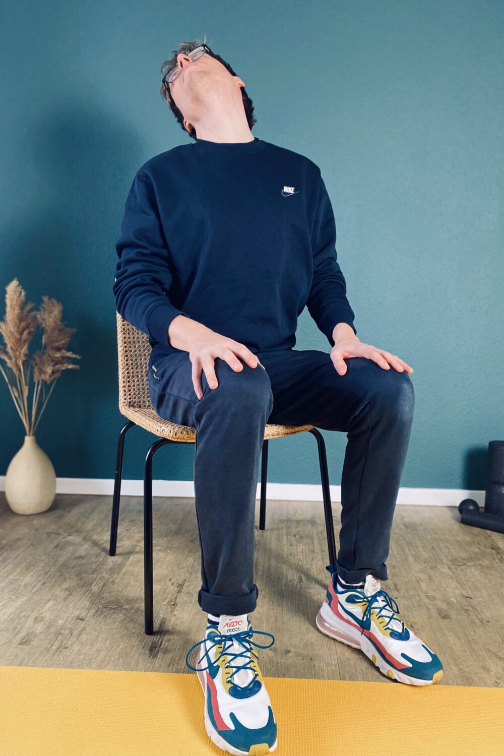 neck pain and stretching exercise 2 step 5