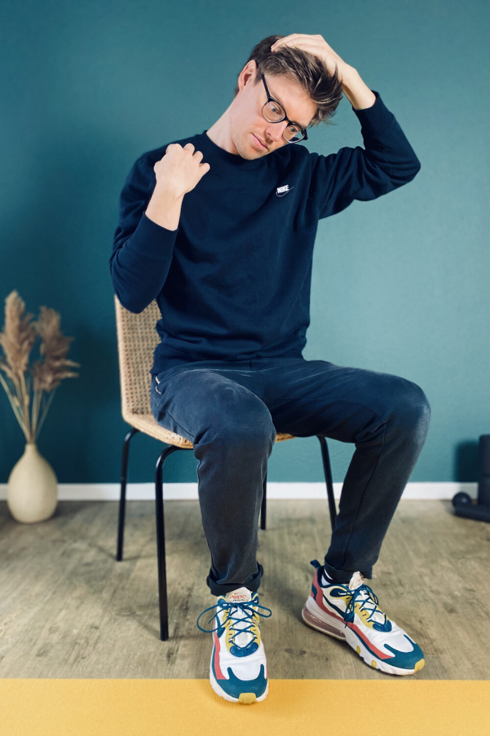 neck pain and stretching exercise 3 step 3