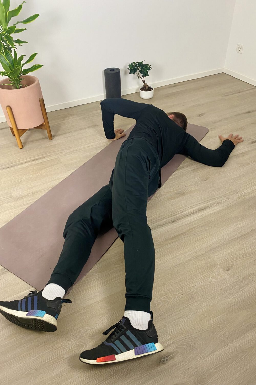 burning-pain-between-shoulder-blades-exercise2-step3 burning pain between shoulder blades relief stretches exercise 2 step 3