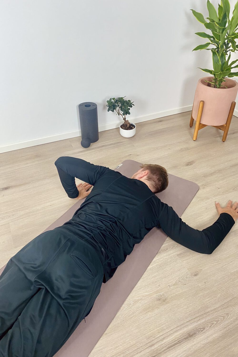 burning-pain-between-shoulder-blades-exercise2-step2 burning pain between shoulder blades relief stretches exercise 2 step 2